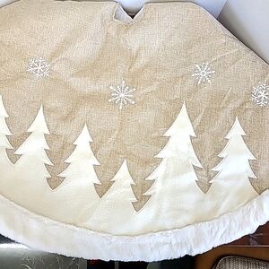 Pier 1 Christmas Tree Skirt